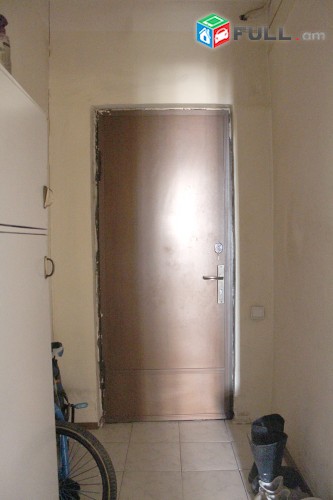 Նորոգված 1-2 սենյակի ձևափոխված բնակարան Աջափնյակում, արևոտ կոդ 10 + 10895