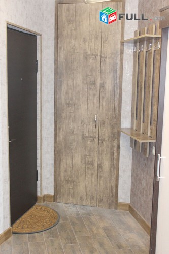 Նորքի 1-ին զ/ծ, 1-2 սենյակի ձևափոխված, կապիտալ վերանորոգված, չբնակեցված արևոտ բնակարան Կոդ 8 + 11128