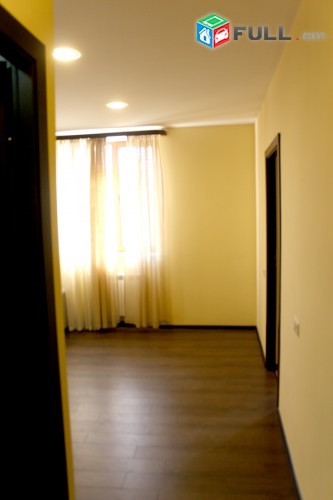 Լենինգրադյան փողոց,Քարե շենք, 2-3 սենյակի ձևափոխված, կապիտալ  վերանորոգված արևոտ բն, Կոդ 10 + 21479