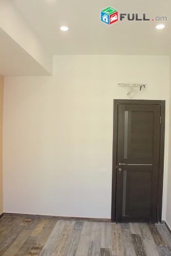 Փոքր Կենտրոն, Նորակառույց շենք,1-2 սենյակի ձևափոխված, կապիտալ վերանորոգված  չբնակեցված բնակարան Կոդ 3 + 11201