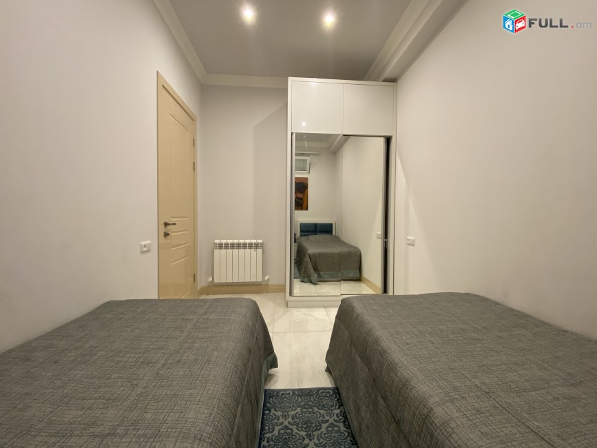 ԿՈԴ AM666 Վարձով 3 սենյականոց Շքեղ և ինքնատիպ բնակարան Ամիրյան փողոցում, PARIS Hotel-ի մոտ