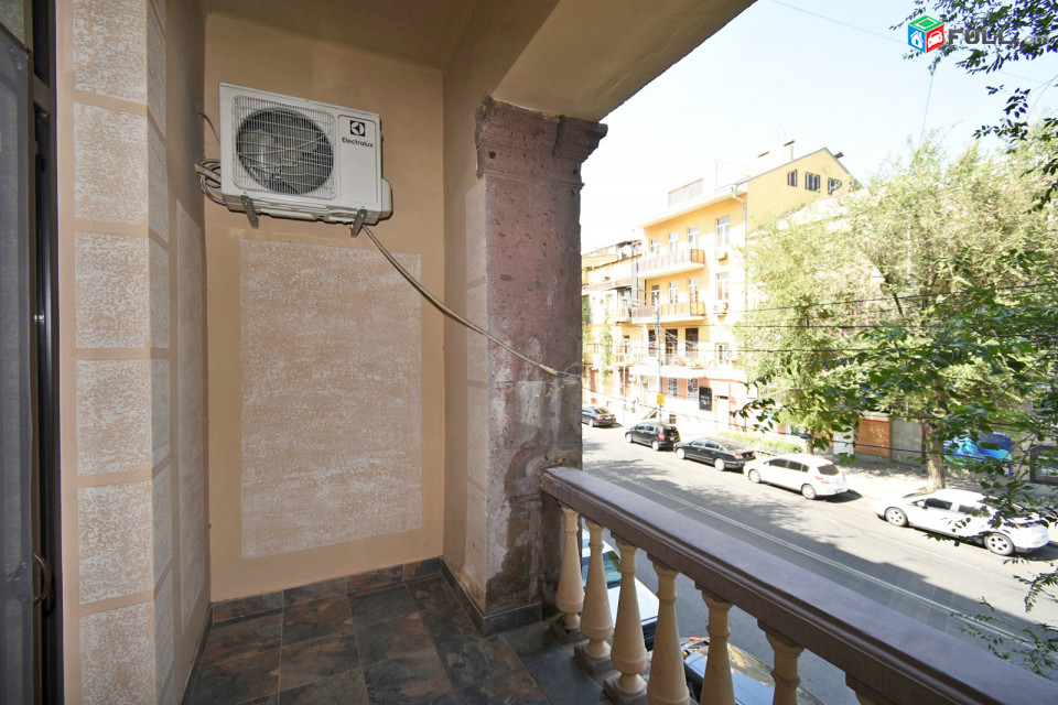 3 սենյականոց բնակարան Թումանյանի փողոցում, 100 ք.մ., 2 սանհանգույց, Դիզայներական ոճով վերանորոգված