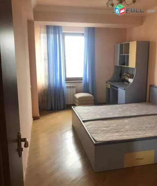 3 սենյականոց բնակարան նորակառույց շենքում Վրացական փողոցում