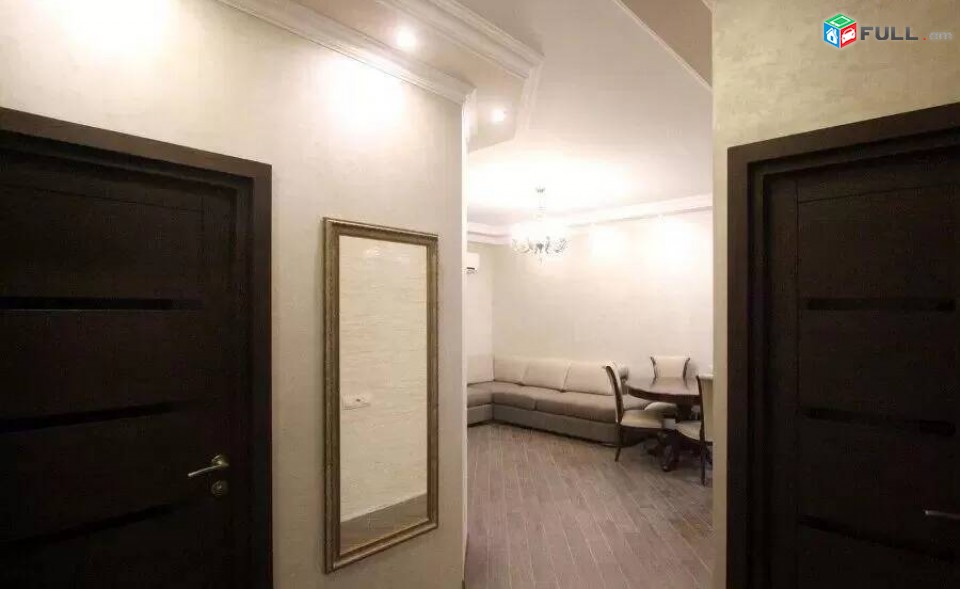 3 սենյականոց բնակարան նորակառույց շենքում Սայաթ-Նովայի պողոտայում, 70 ք.մ., 2 սանհանգույց