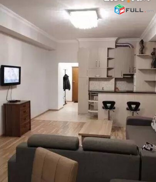 2 սեն. բնակարան նորակառույց շենքում Նիկողայոս Ադոնցի փողոցում, 70 ք.մ., բարձր առաստաղներ