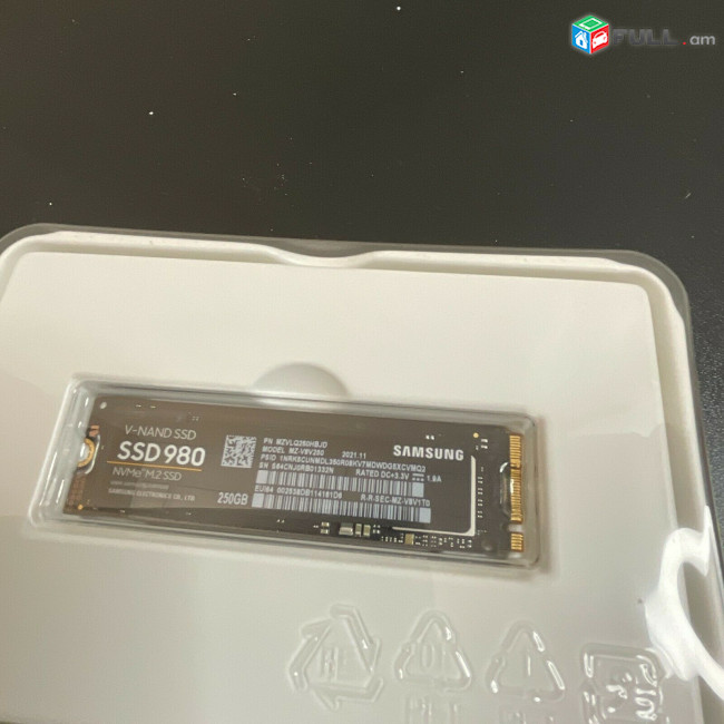 Samsung 980 250GB M. 2 2280 Internal Gaming SSD (MZ-V8V250B/AM)