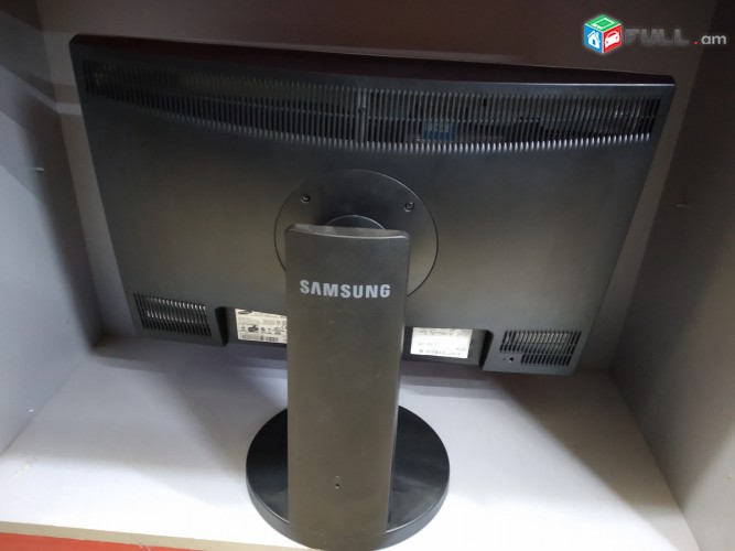 Used monitor 24" Samsung LCD Wide screen defektov