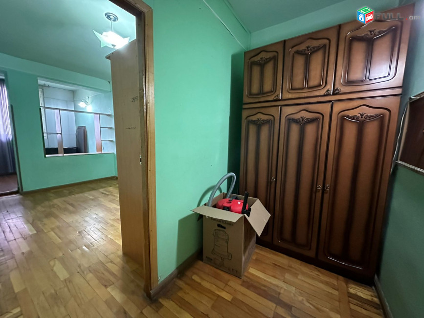 2 սենյականոց բնակարան Մարգարյան փողոցում, 60 ք.մ., նախավերջին հարկ, եվրովերանորոգված, քարե շենք