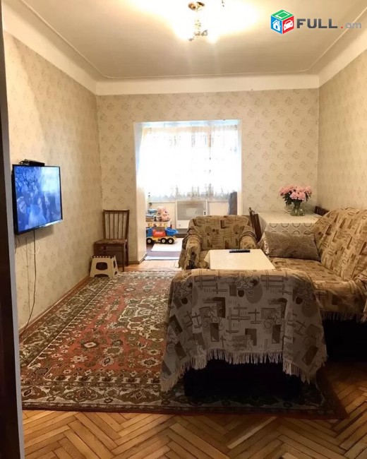 2 սենյականոց բնակարան Կոմիտասի պողոտայում, Ունի փակ պատշգամբ: Արևկողմ դիրք:kod-N217