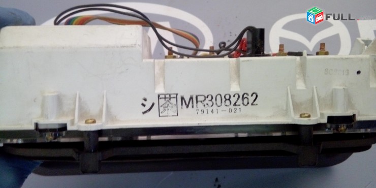 Mitsubishi Montero Цифровой компас термометр давления масла Напряжение 98-99 MR308262.