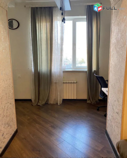 3 սենյականոց բնակարան Կոմիտասի պողոտայում, Ստալինյան նախագծով բարձր առաստաղներ, կապիտալ վերանորոգված
