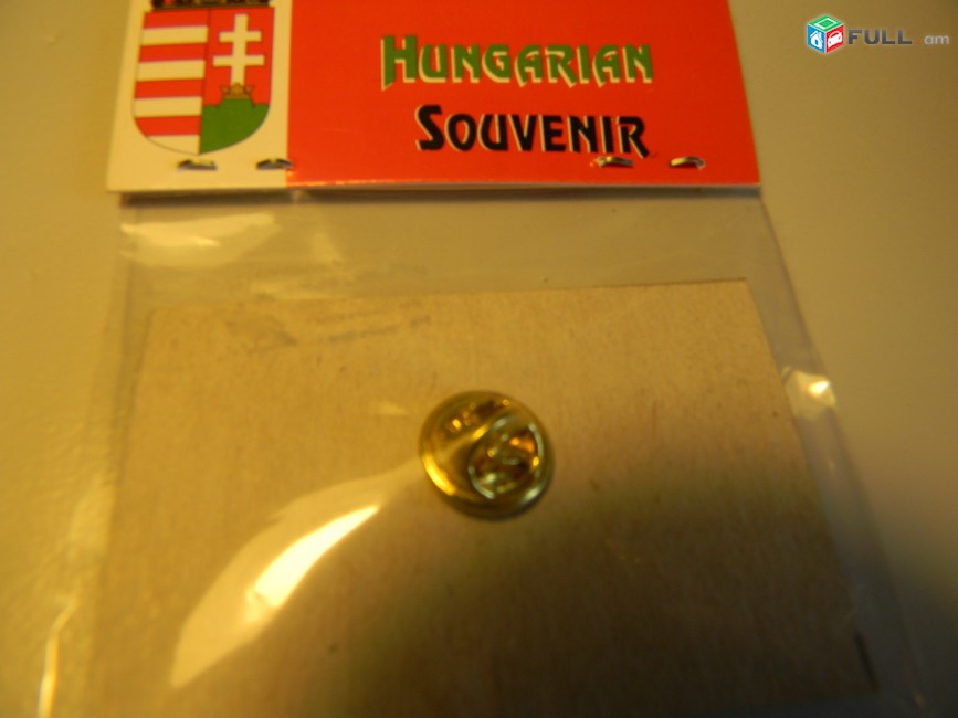 значок.Венгрия. флаг с гербом,	желт.тяж.мет., эмаль, 