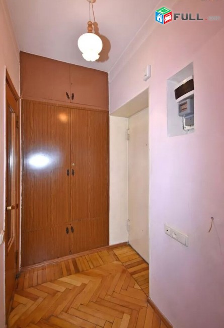 AL9578 Վարձով 2 սենյականոց բնակարան Արամ Խաչատրյան, Վաղարշյան խաչմերուկի մոտ
