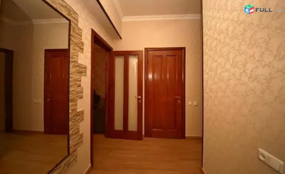 Կոդ 011309 Վաճառվում է 2 սենյականոց բնակարան Սայաթ-Նովայի պողոտայում, 67 ք.մ., բարձր առաստաղներ, նախավերջին հարկ