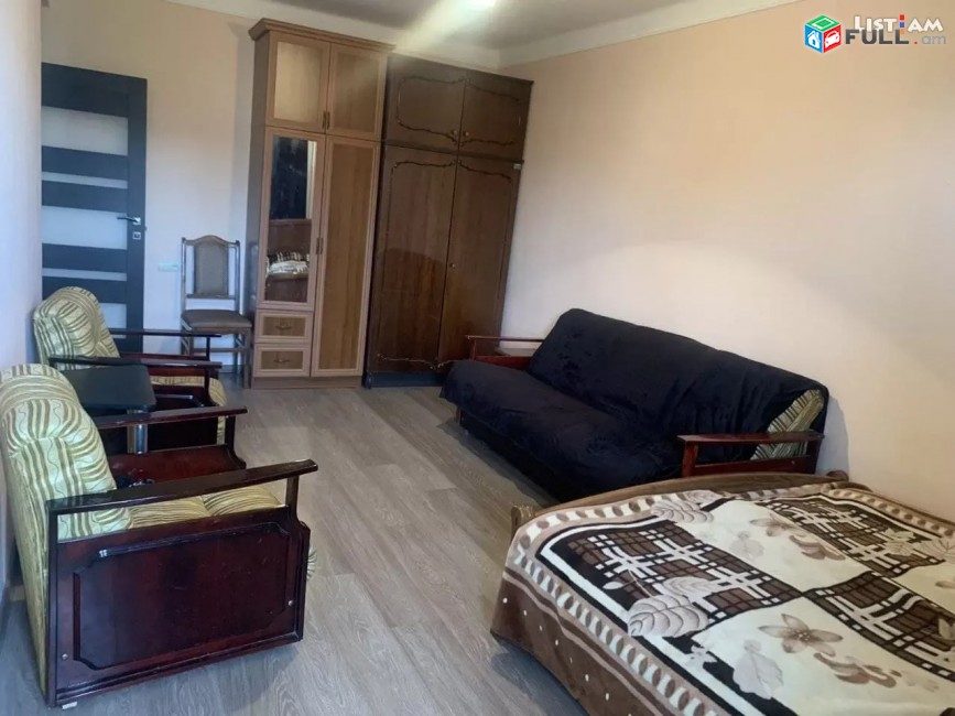 ԿՈԴ MM173 Վարձով է տրվում 3 սենյականոց բնակարան Մազմանյան փողոցում