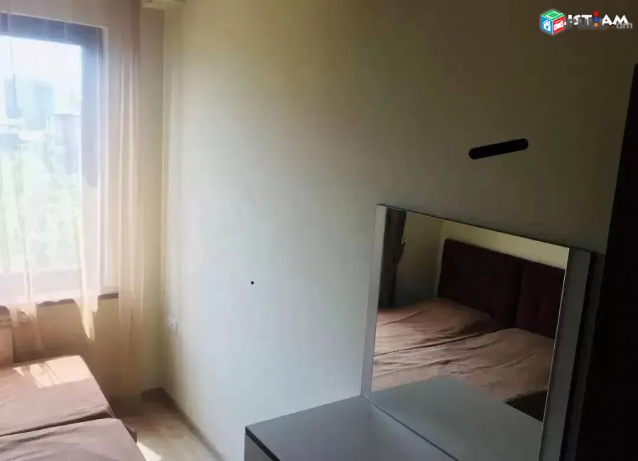 ԿՈԴ MM180 Վարձով է տրվում 3 սենյականոց բնակարան Կոմիտասի պողոտայում