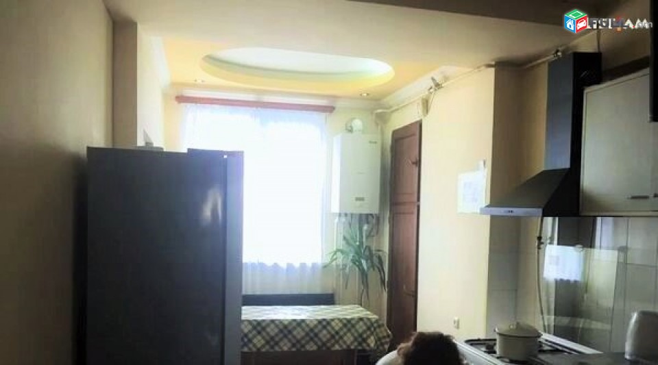 Կոդ GH138 Վարձով 3 սենյականոց բնակարան Հովսեփ Էմին փողոցում