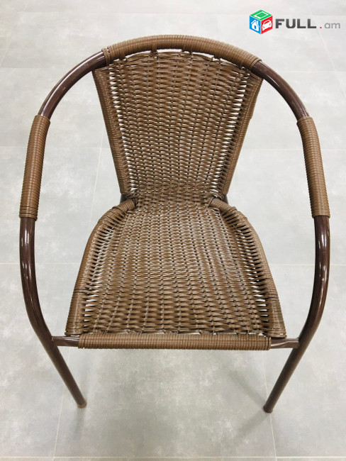 Ձեռքով գործած աթոռ սև մետաղ փոշեներկած PVC-RATANI նման ԱԿՑԻԱ քանակությունը սահմանափակ է