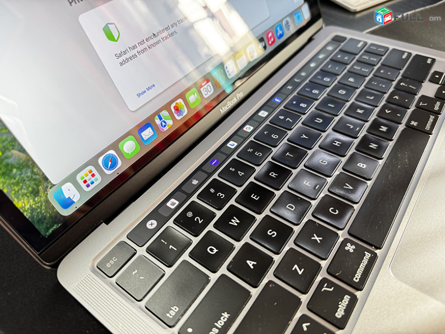Apple MacBook Pro 13 M1 (2020) 8GB / 256GB Touch Bar