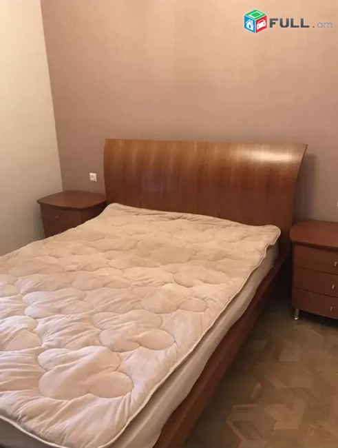 4 սենյականոց բնակարան Նալբանդյան փողոցում, 154 ք.մ., 2 սանհանգույց, բարձր առաստաղներ, 2/5 հարկ