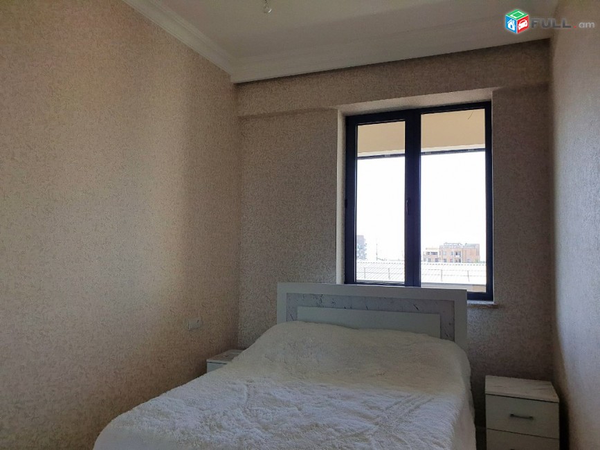 3 սենյականոց բնակարան նորակառույց շենքում Կոմիտասի պողոտայում, 90 ք.մ., բարձր առաստաղներ