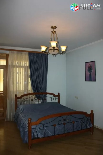 Կոդ 84852  Աբովյան փողոց  5 սենյականոց բն․ Abovyan st for rent/  վերելակ