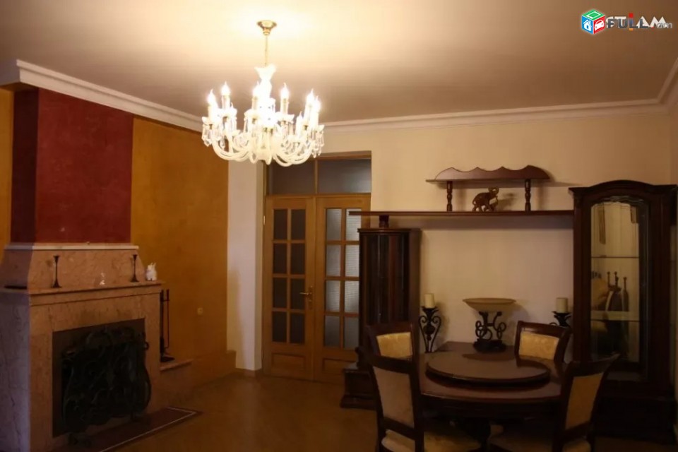 Կոդ 84852  Աբովյան փողոց  5 սենյականոց բն․ Abovyan st for rent/  վերելակ