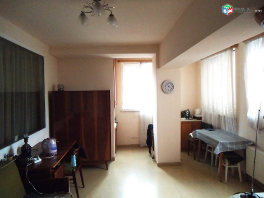 3 սենյականոց բնակարան Սայաթ-Նովայի պողոտայում
