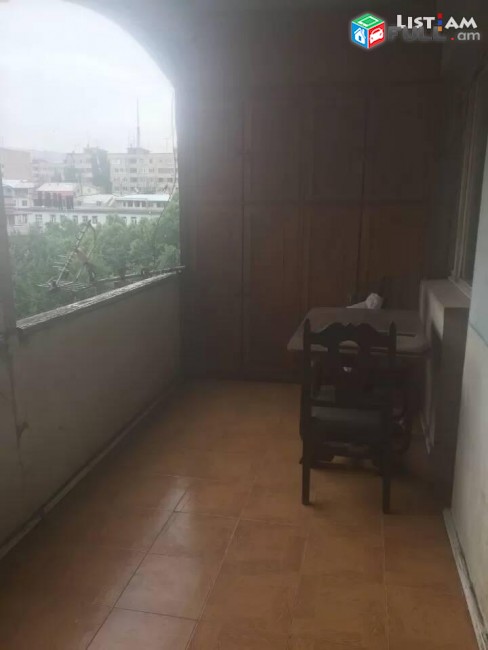 3 սենյականոց բնակարան Սարյան փողոցում - Մաշտոց հատվածում Kod - KEN5913