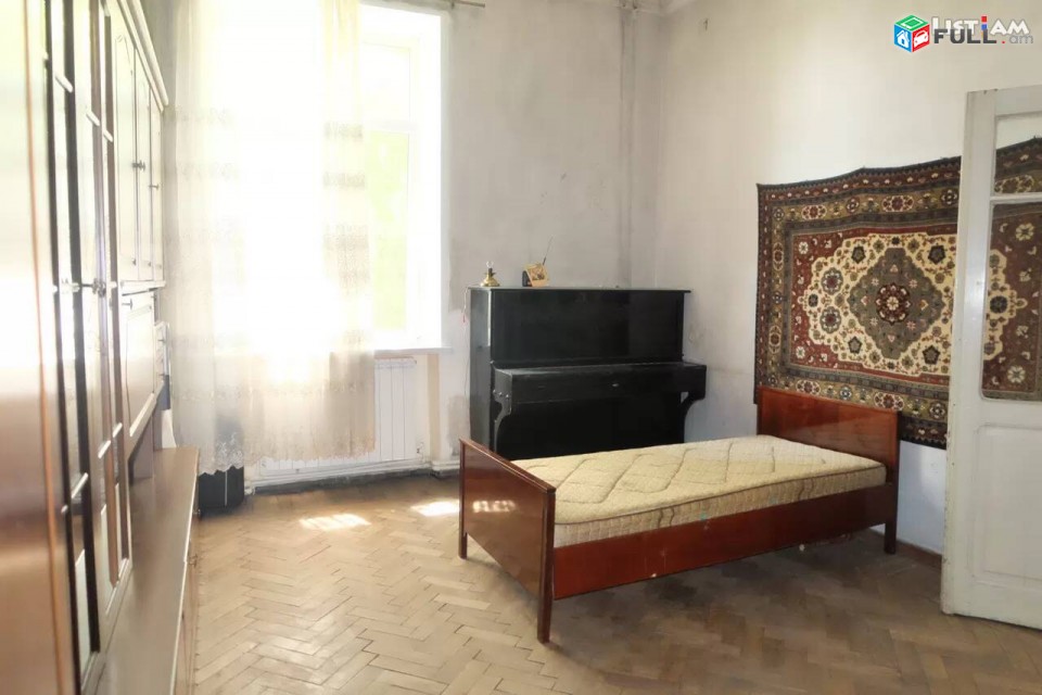 3 սենյականոց բնակարան Պարոնյան - Լեո հատվածում Kod - KEN6021
