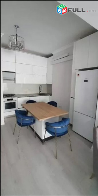 AH318 Վաճառվում է 3 սենյականոց բնակարան Տիգրան Պետրոսյան փողոց , նորակառույց շենք