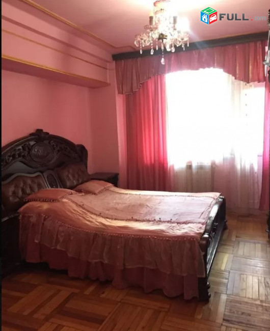 LA03356 Վարձով 3 սենյականոց բնակարան Մոսկովյան փողոց , Օպերայի մոտ