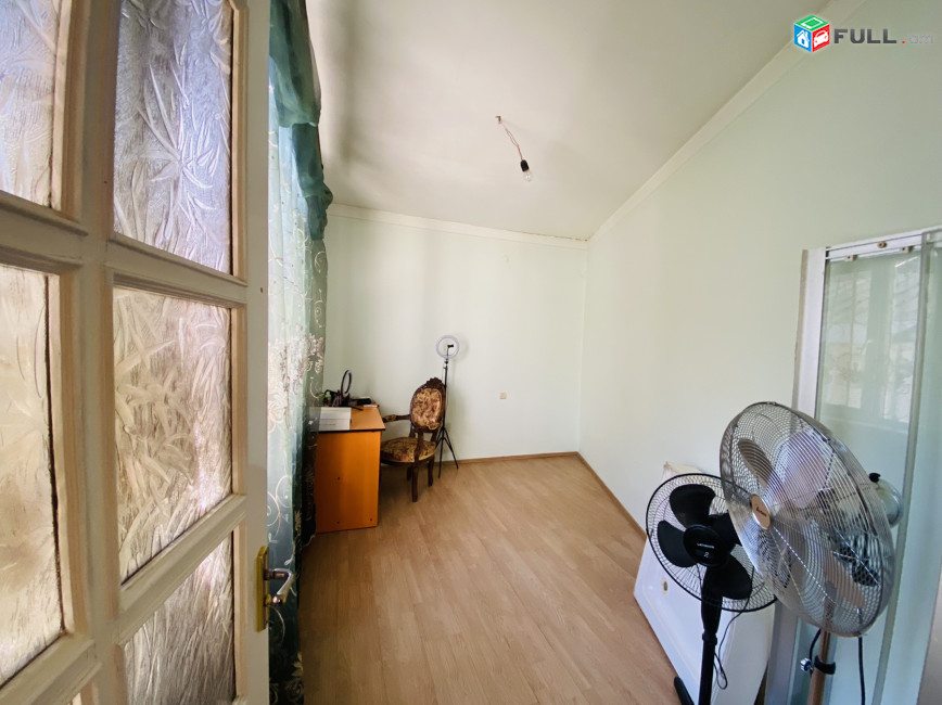 LA04079  Վարձով 4 սենյականոց բնակարան Չարենց , Սայաթ նովա խաչմերուկ