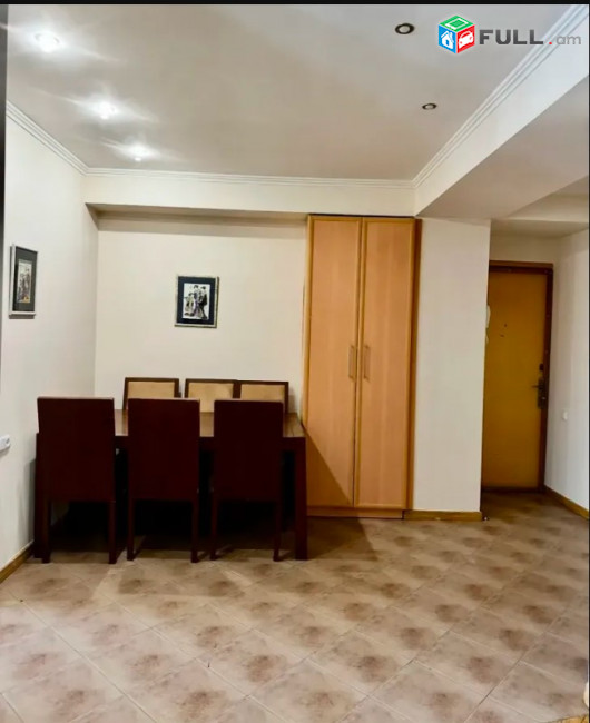 LA04436 Վարձով 3 սենյականոց բնակարան Պարոնյան փողոցում 