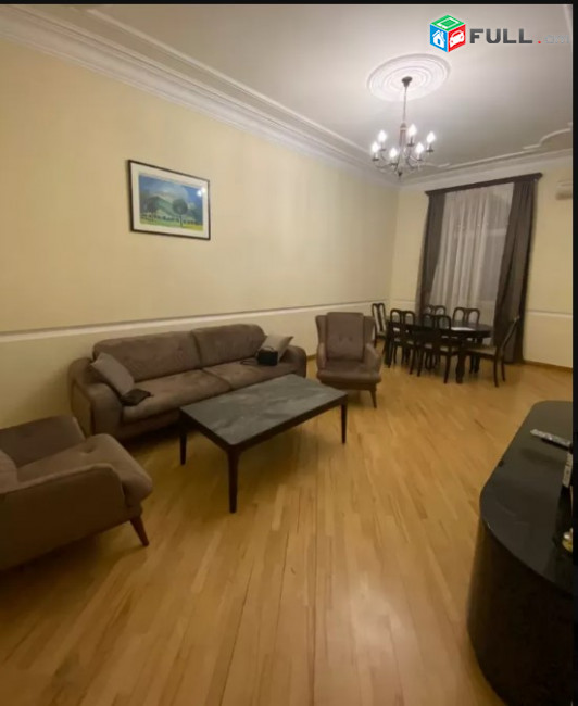LA05299 Վարձով 3 սենյականոց բնակարան Մոսկովյան փողոցում 