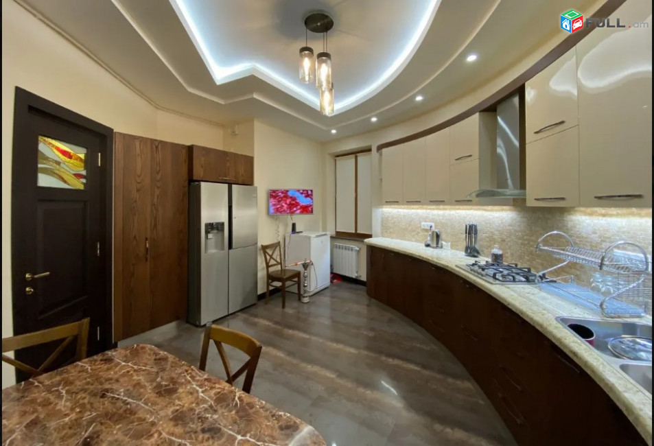 LA07215 Վարձով 4 սենյականոc  բնակարան Քաջազնունու փողոցում , նոորակառույց շենք