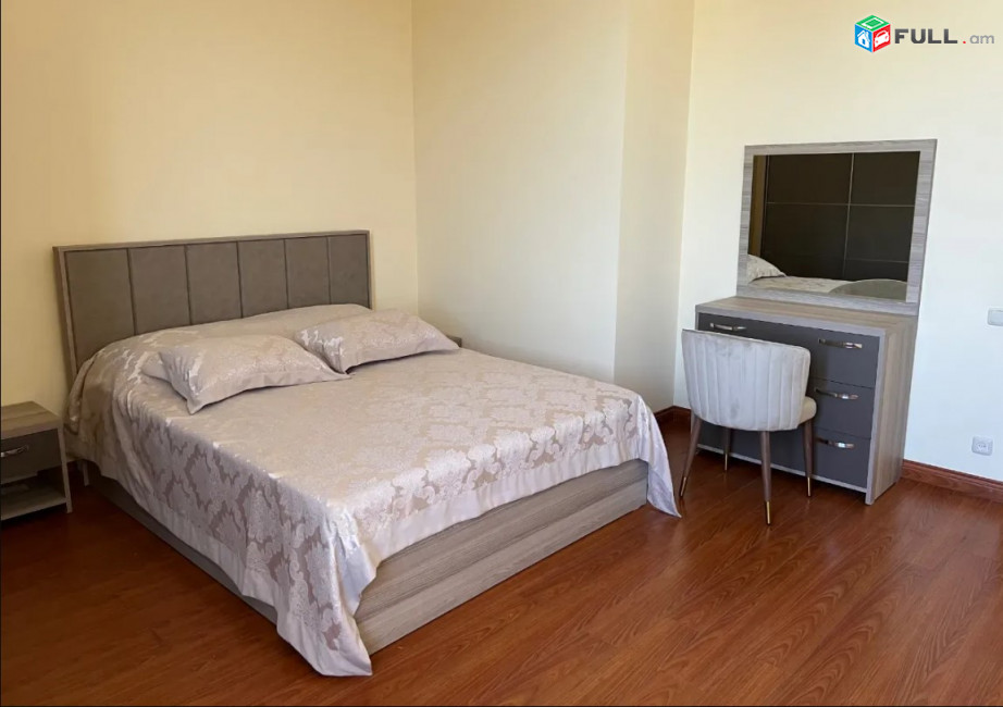 LA09081 Վարձով 4 սենյականոց բնակարան նորակառույց շենքում Գարեգին Հովսեփյան փողոցում