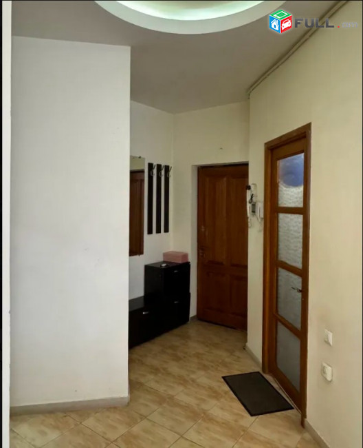 LA10395 Վարձով 3 սենյականոց բնակարան  Մհեր Մկրչյան փողոց , Հանրապետության փողոց նորակառույց շենքում