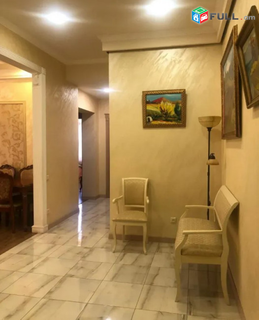 LA11411 Վարձով 3 սենյականոց բնակարան Արամի փողոց , նորակառույց շենքում 