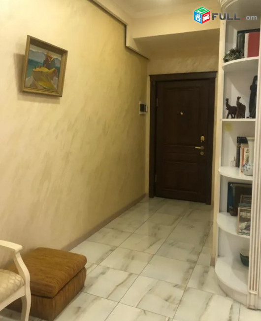 LA11411 Վարձով 3 սենյականոց բնակարան Արամի փողոց , նորակառույց շենքում 