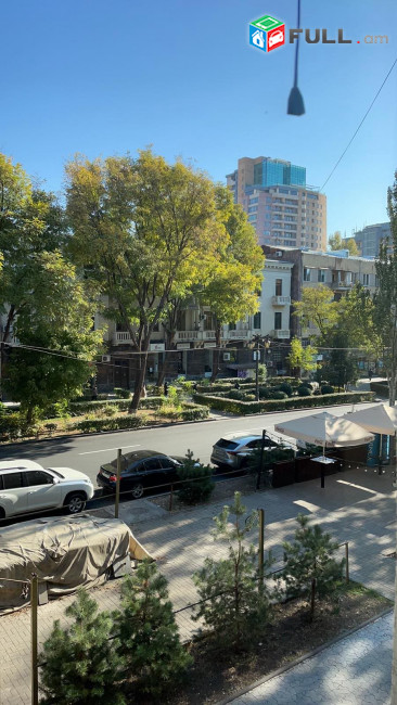 LA11654 Վարձով 1 սենյականոց բնակարան Աբովյյան փողոցում 