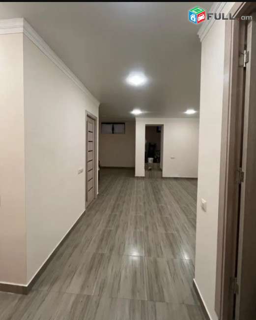 LA11672  Վարձով 87 քմ. Կոմերցիոն անշարժ գույք Վիկտոր Համբարձումյան փողոցում