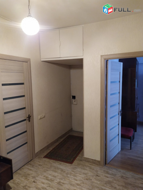 LA11678 Վարձով 3 սենյականոց բնակարան Սայաթ Նովա պողոտայում 