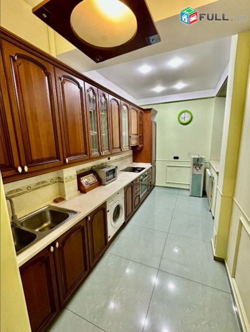 LA11681 Օրավարձով 3 սենյականոց բնակարան Ամիրյան, 
