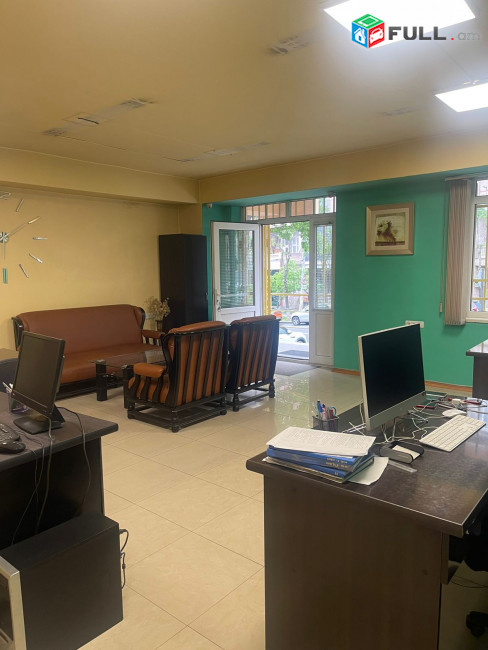 LA11682 Վարձով 70 քմ. Առևտրային տարածք Հրաչյա Քոչարի փողոցում Արաբկիրում