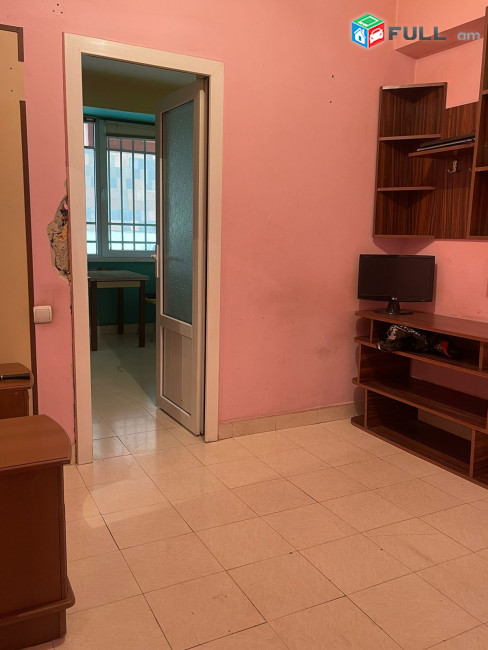 LA11682 Վարձով 70 քմ. Առևտրային տարածք Հրաչյա Քոչարի փողոցում Արաբկիրում