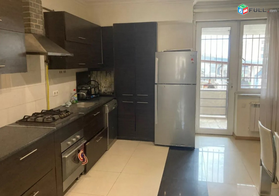 LA11689 Վարձով 3 սենյականոց բնակարան Պուշկինի փողոցում