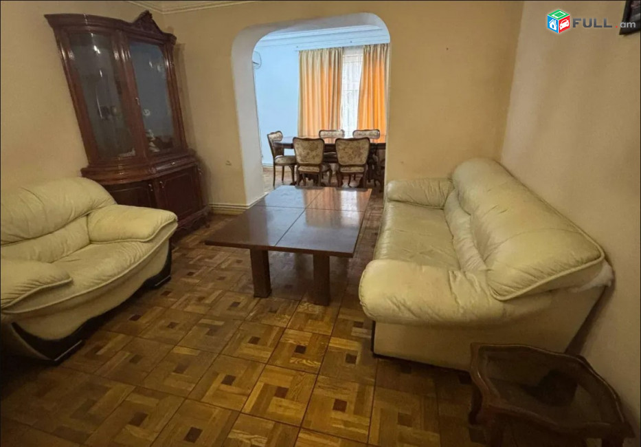 LA11692 Վարձով 3 սենյականոց բնակարան Տպագրիչների փողոցում ,Վերնիսաժի մոտակայքում