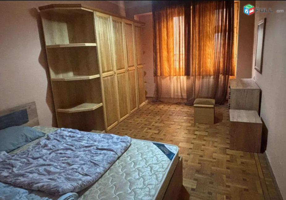 LA11692 Վարձով 3 սենյականոց բնակարան Տպագրիչների փողոցում ,Վերնիսաժի մոտակայքում