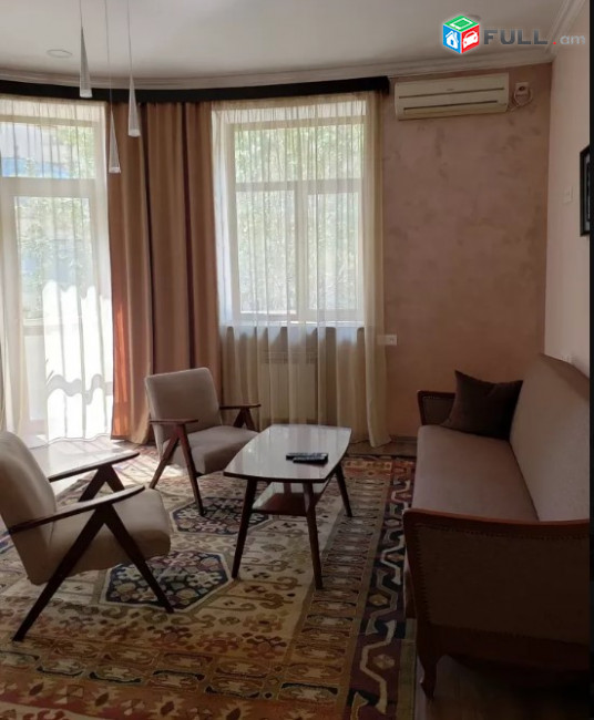 LA02367 Վարձով 3 սենյականոց բնակարան Հանրապետության փողոցում
